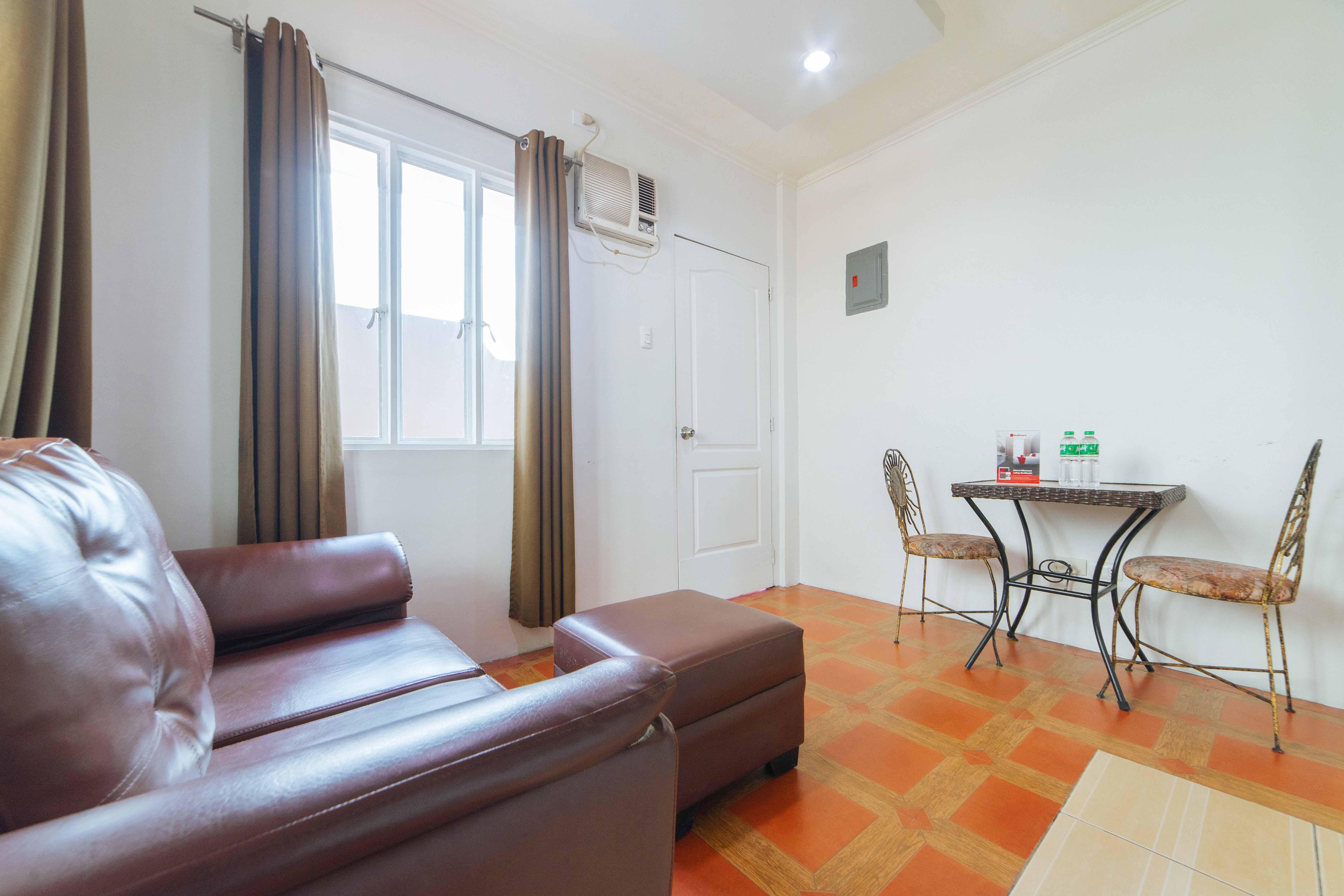 Reddoorz Near Walking Street Angeles City Экстерьер фото