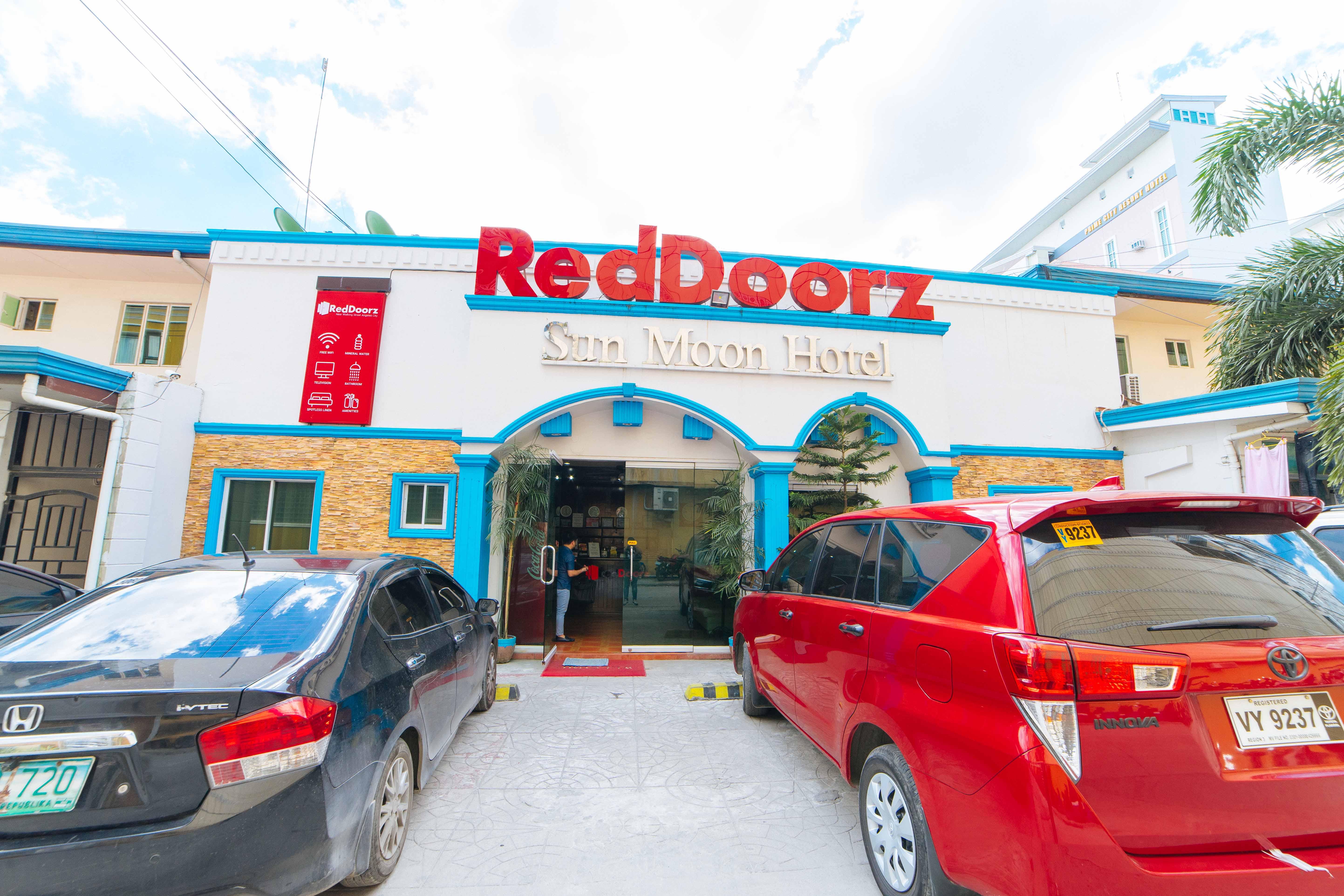Reddoorz Near Walking Street Angeles City Экстерьер фото