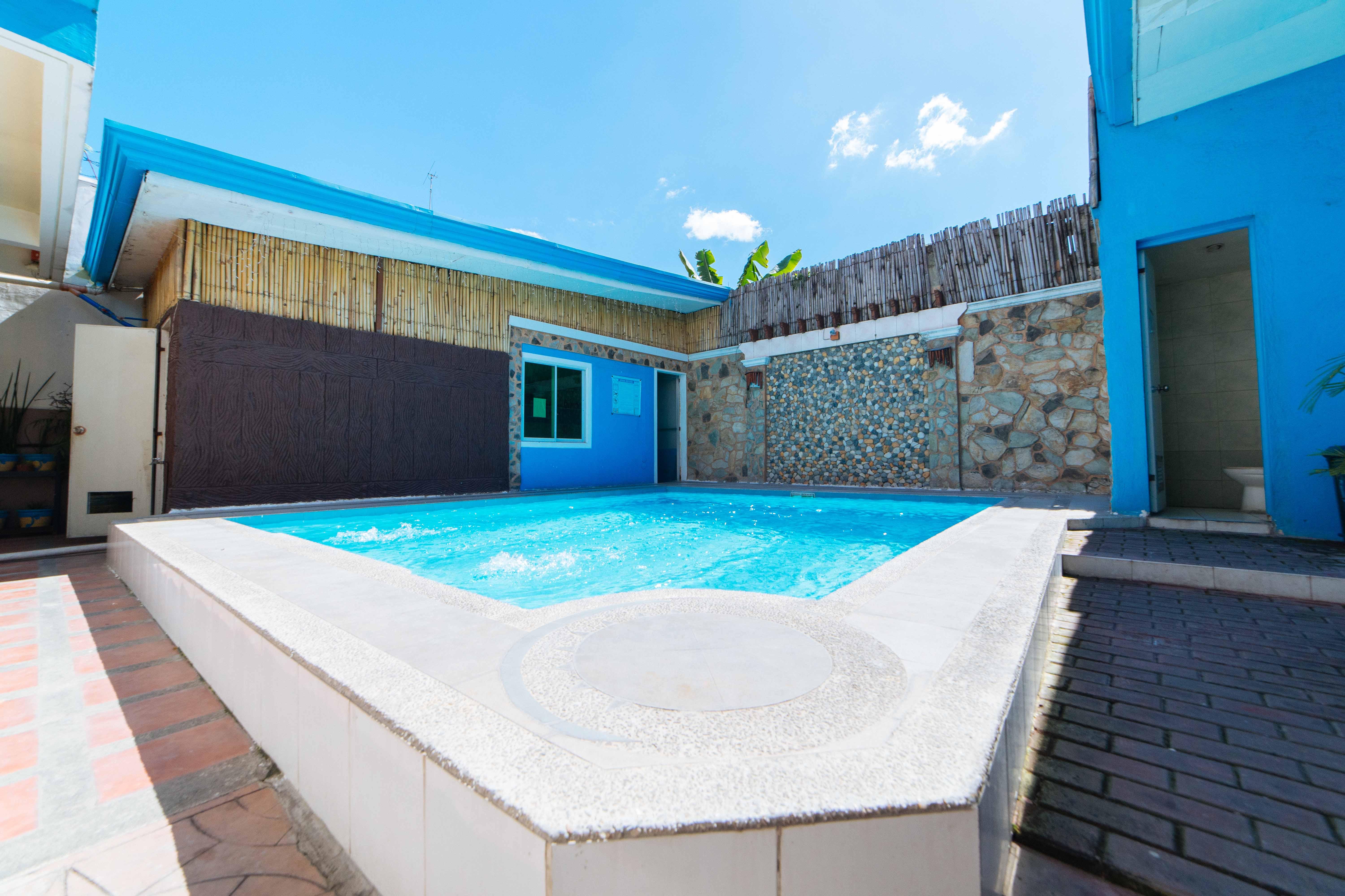 Reddoorz Near Walking Street Angeles City Экстерьер фото
