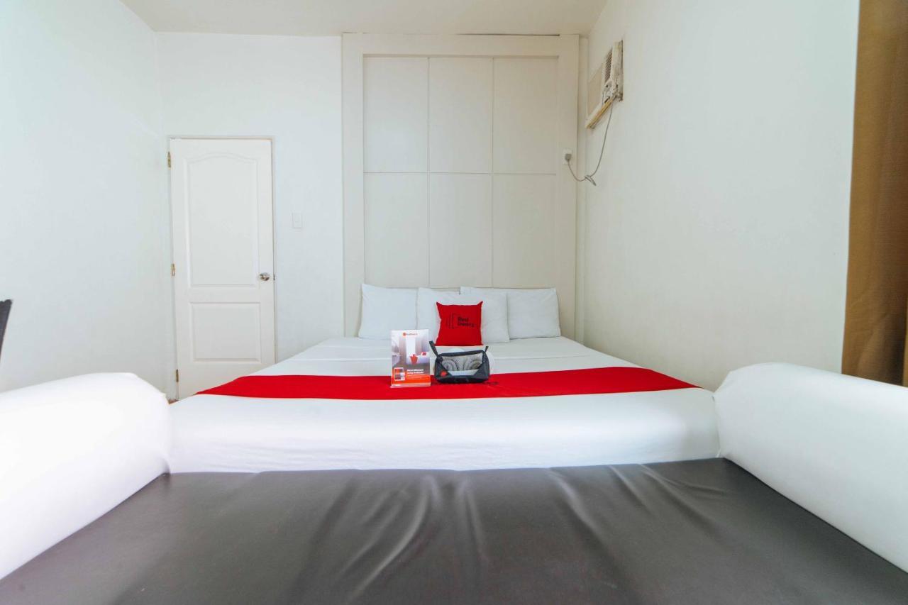 Reddoorz Near Walking Street Angeles City Экстерьер фото